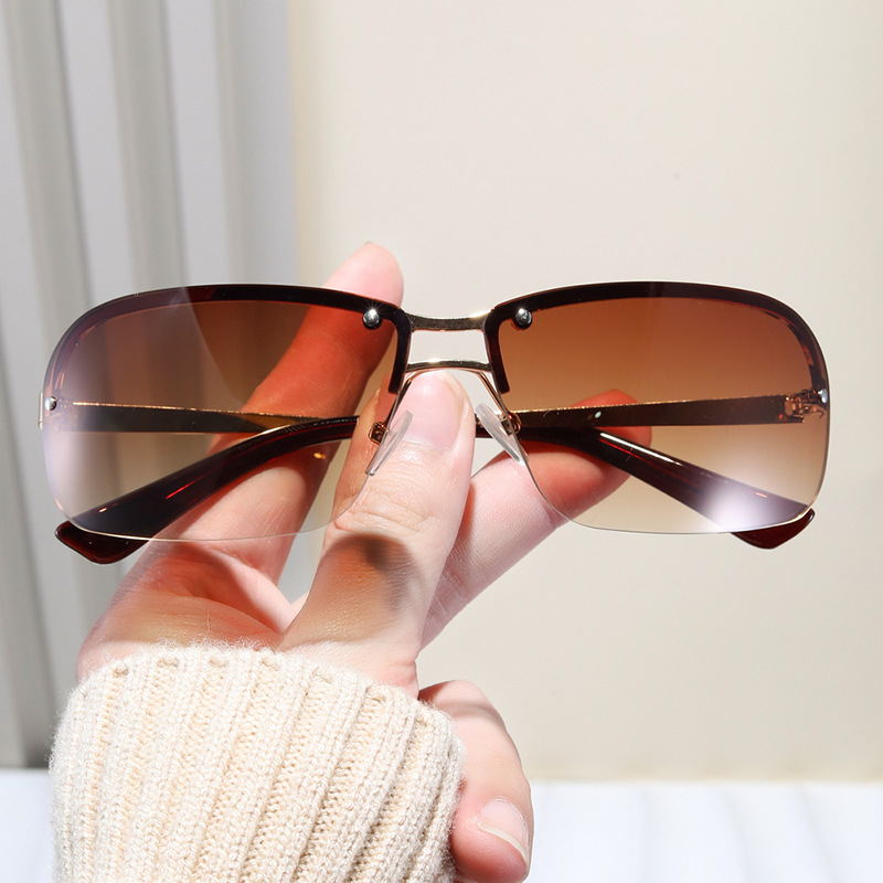 Gafas De Sol Ovaladas Sin Montura Con Tachuelas