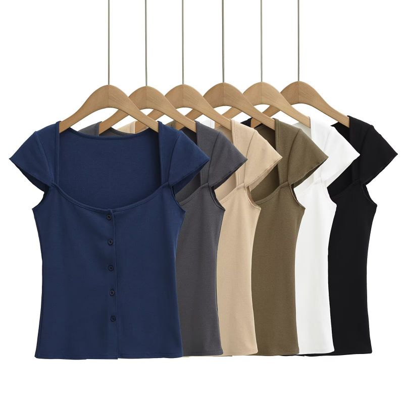 Cuello Cuadrado Con Botones Y Mangas Cortas