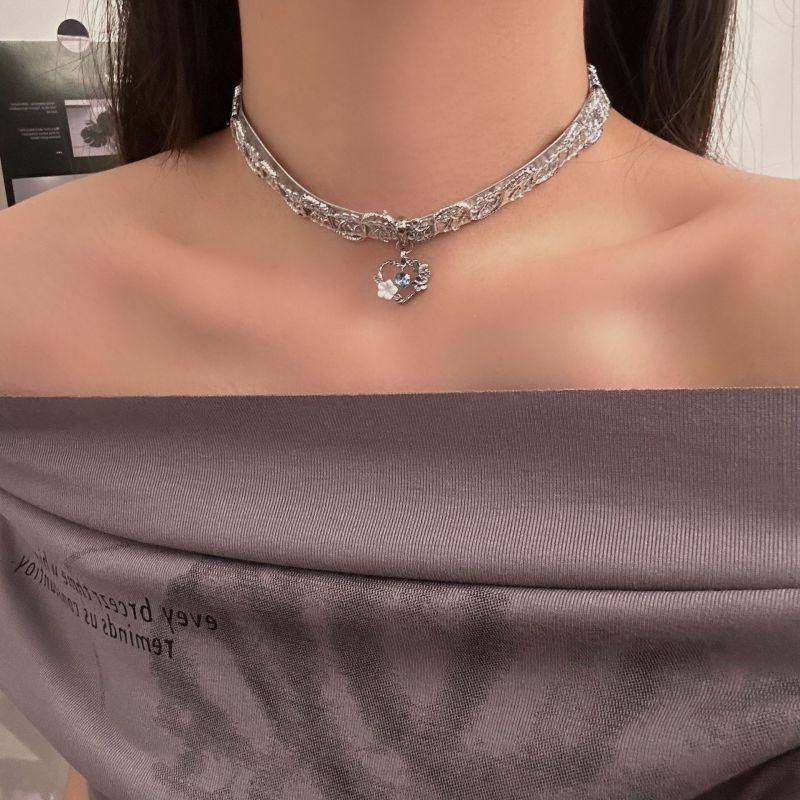 Collar De Encaje Con Forma De Corazón De Diamantes De Aleación