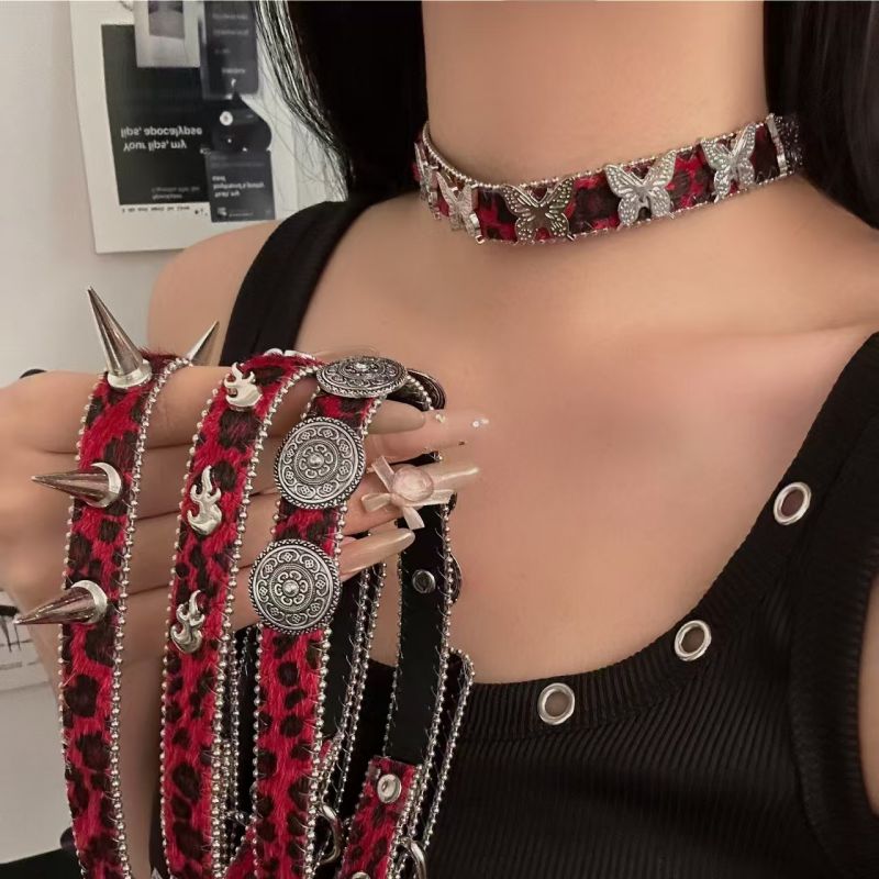 Collar De Aleación Con Estampado De Leopardo Y Espinas De Mariposa Redondas