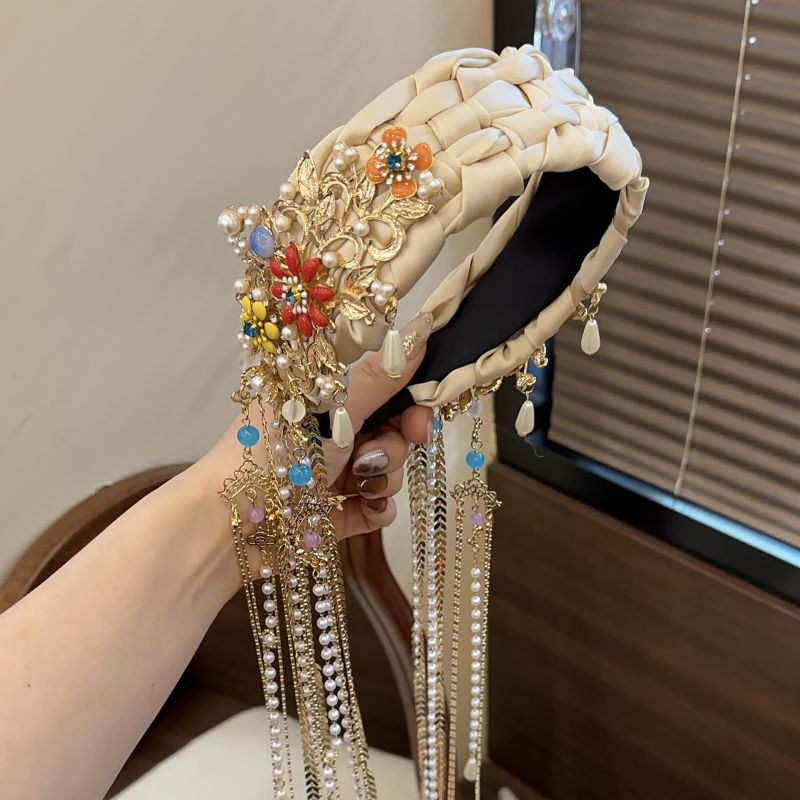 Diadema De Ala Ancha Trenzada Con Borlas De Tela