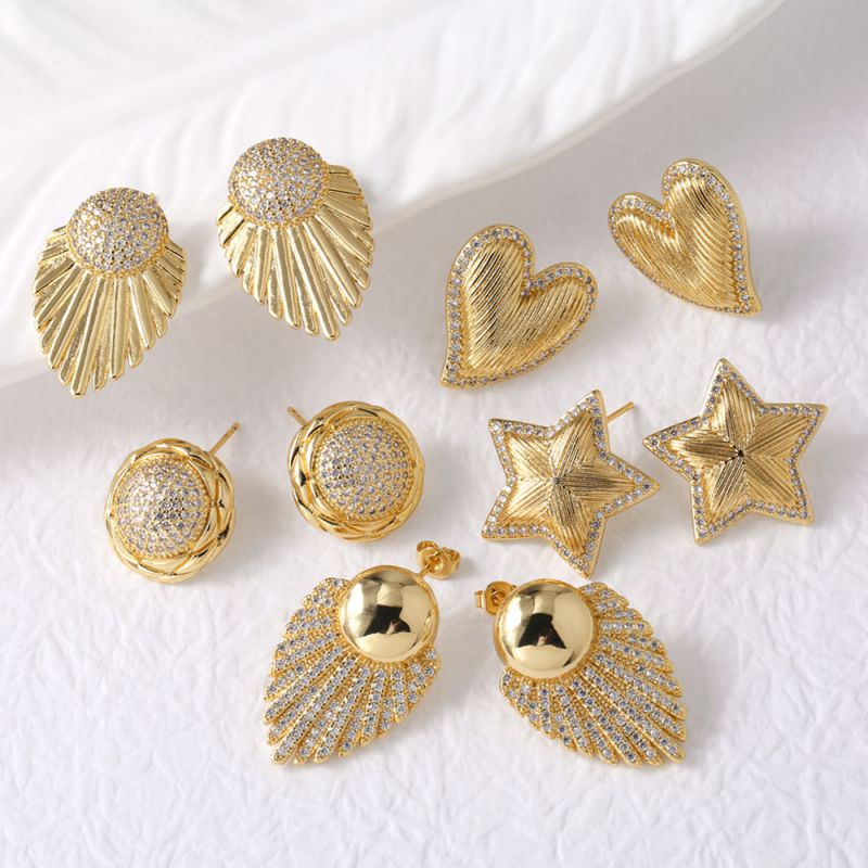 Pendientes De Estrella De Cinco Puntas Con Forma De Corazón De Diamantes Bañados En Oro Y Cobre.