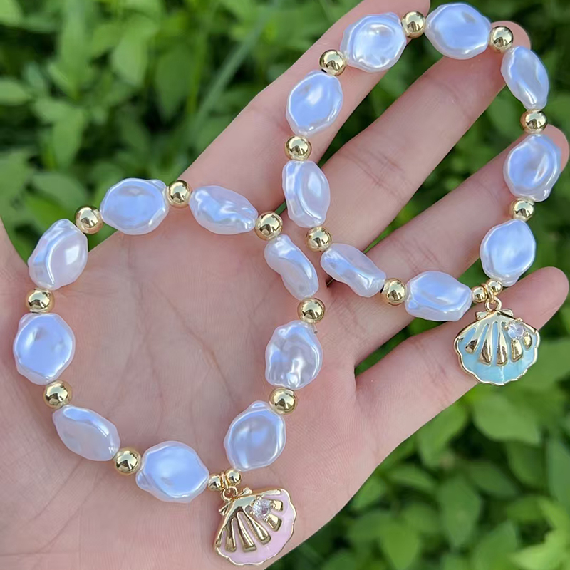 Pulsera De Conchas Con Cuentas De Cobre Bañadas En Oro