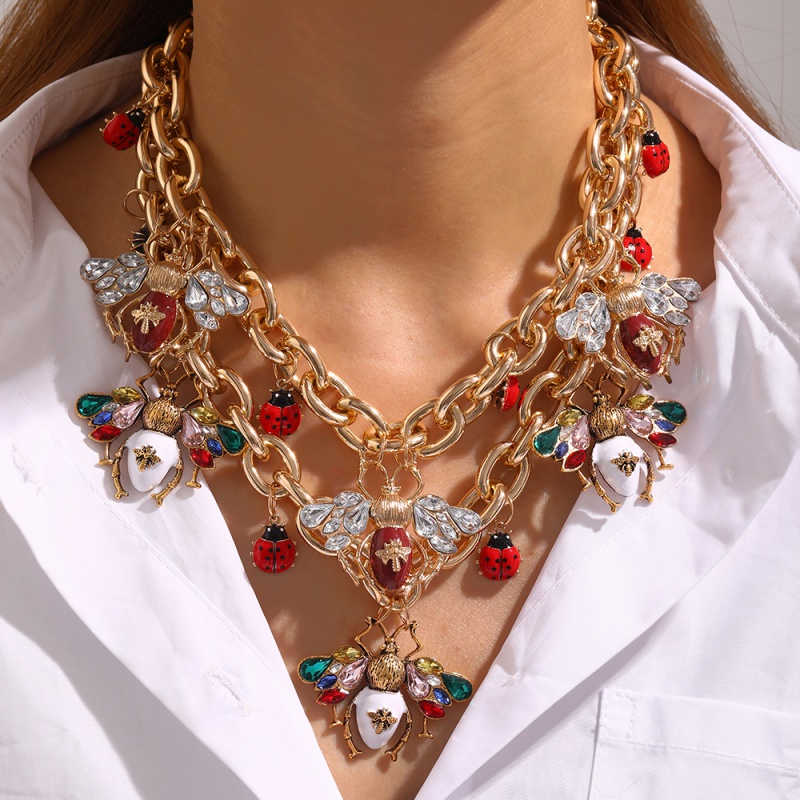 Collar De Cadena Gruesa Con Mariquita Perla Y Abeja Con Diamantes Y Gotas De Aceite