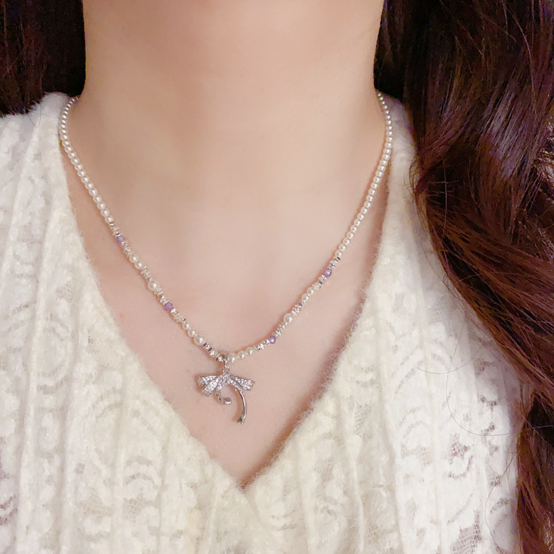 Collar De Cuentas De Vidrio Con Lazo De Diamantes De Cobre
