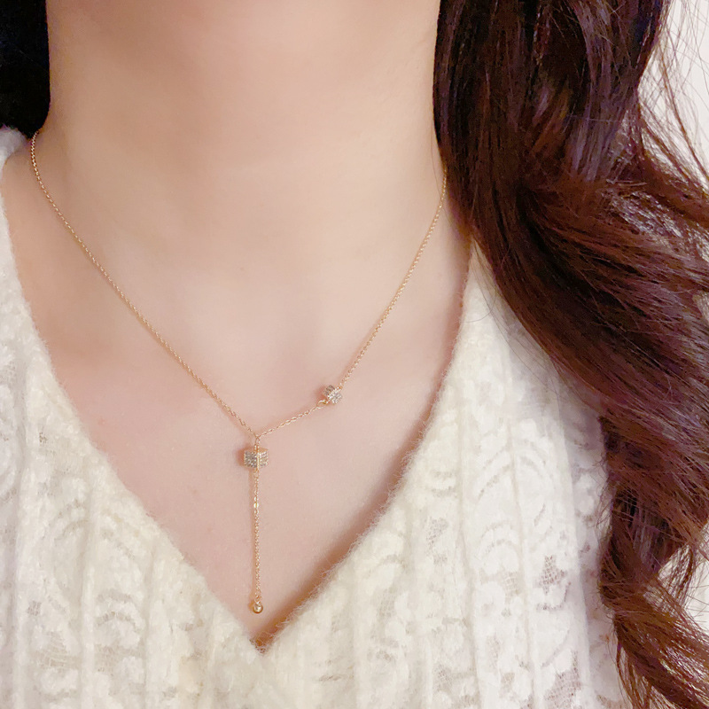 Collar Geométrico De Cobre Y Diamantes