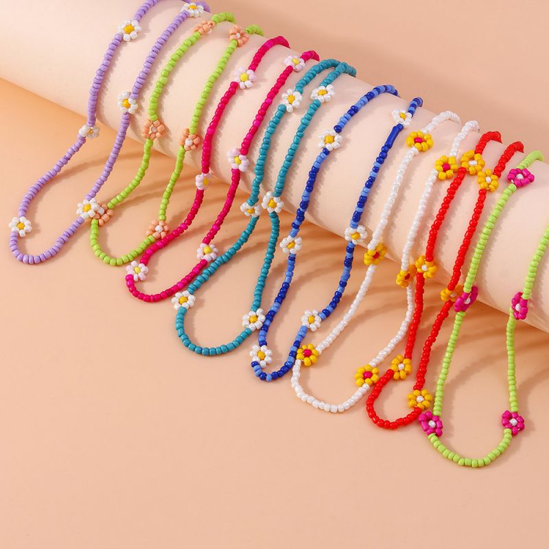 Collar De Flores Con Cuentas De Arroz