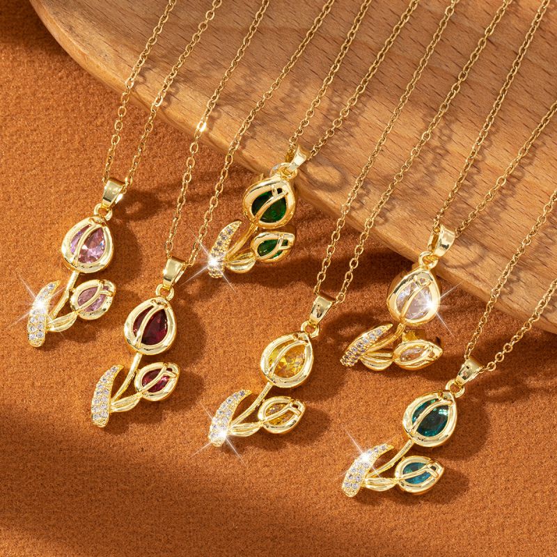 A Copper Diamond Flower Necklace