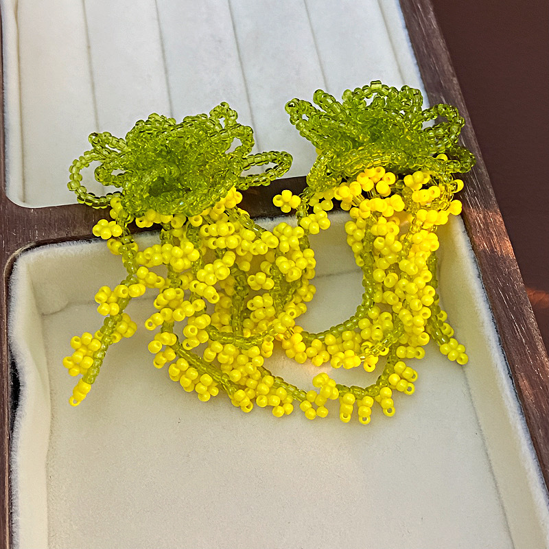 Pendientes De Flores Con Cuentas