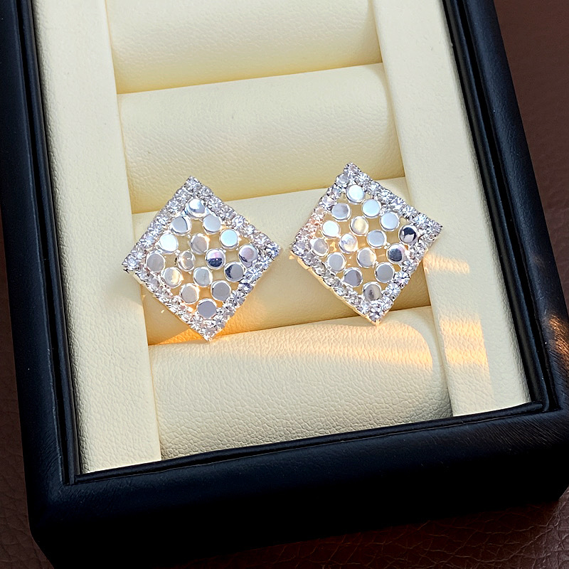 Pendientes Cuadrados De Cobre Con Diamantes