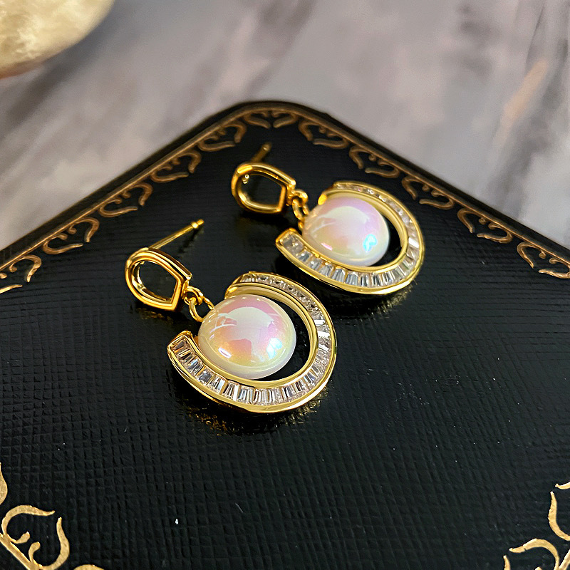 Pendientes Geométricos De Perlas De Cobre Con Diamantes
