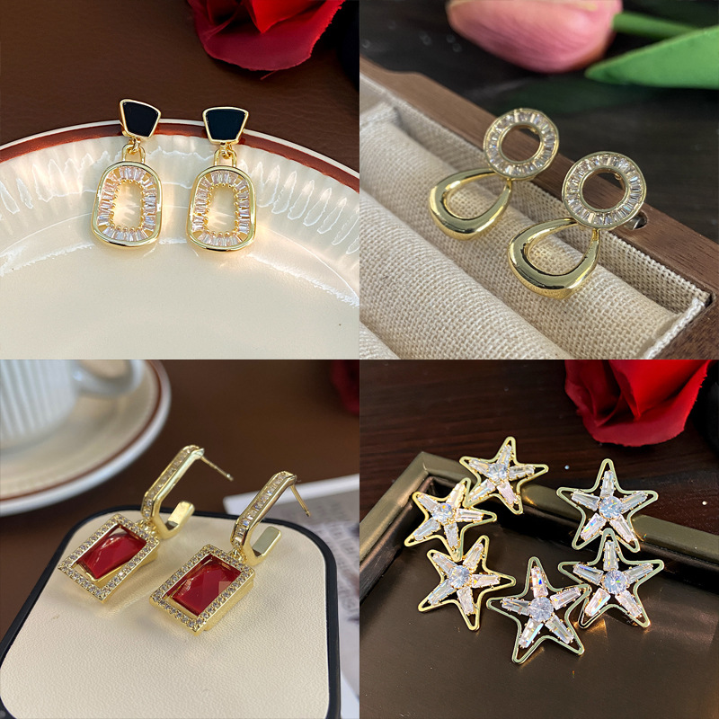 Pendientes Irregulares De Cobre Con Perlas Geométricas Y Diamantes De Imitación