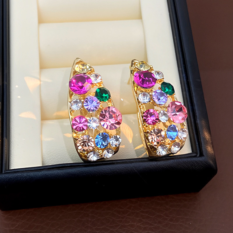 Pendientes De Cobre Con Diamantes En Forma De C