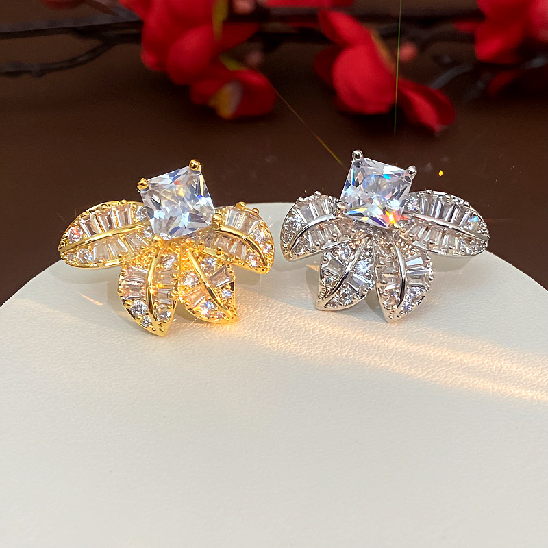 Pendientes De Hoja De Cobre Con Diamantes