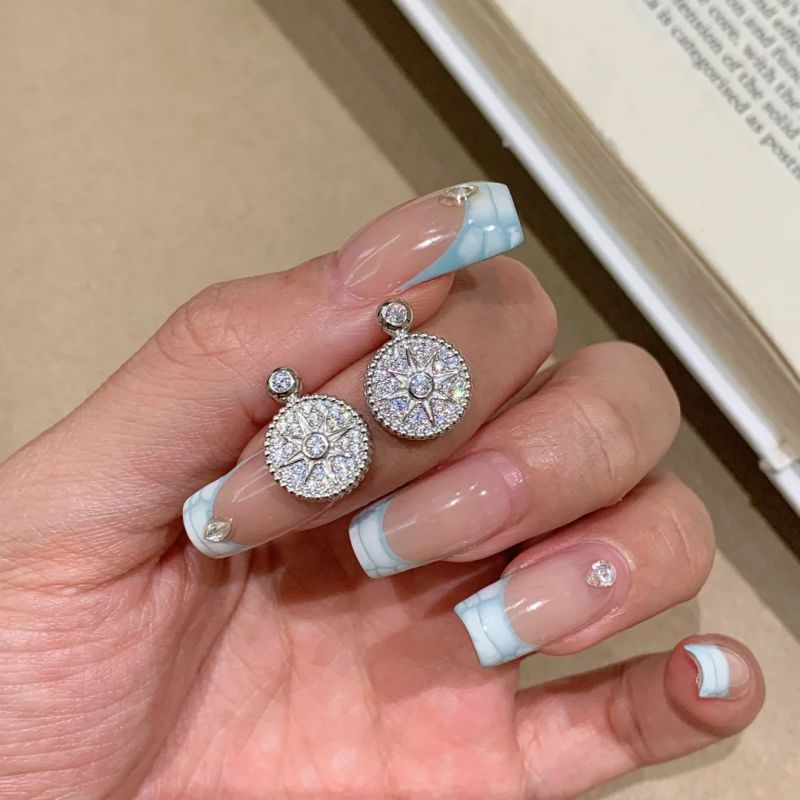 Pendientes De Cobre Con Diamantes Y Brújula De Estrella