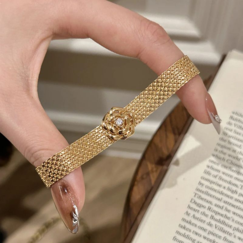 Pulsera De Flores De Cobre Y Diamantes
