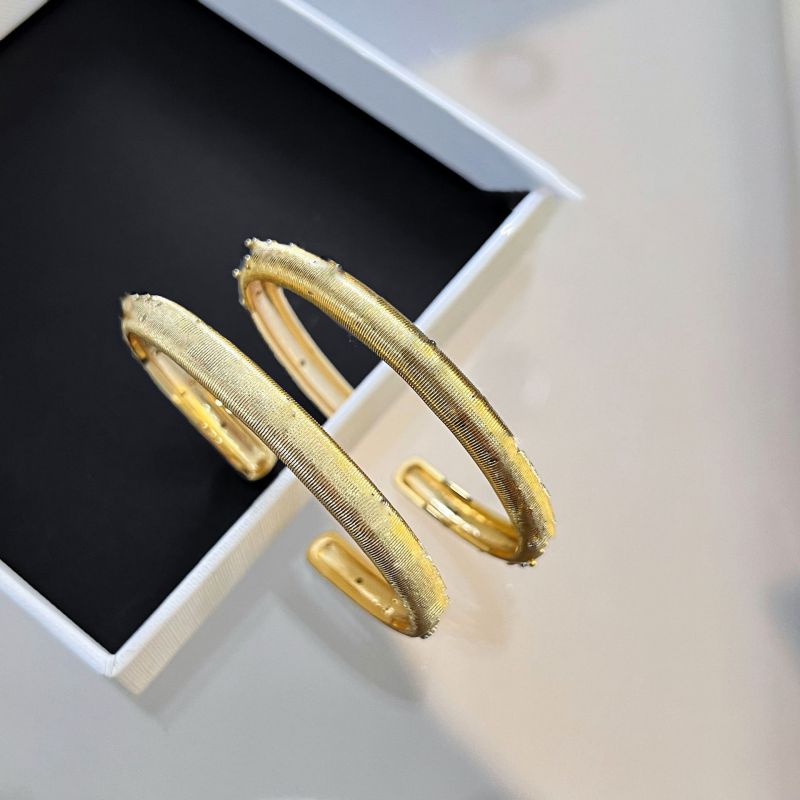 Anillo Redondo De Cobre Y Diamantes