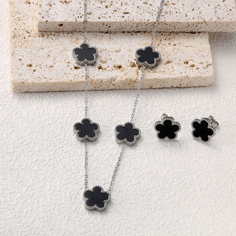 Conjunto De Collar Y Pendientes De Flores De Acero De Titanio.