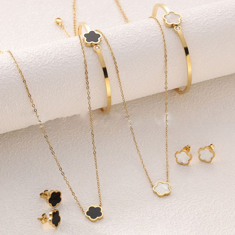 Conjunto De Collar Pulsera Y Pendientes Con Flores De Acero Inoxidable