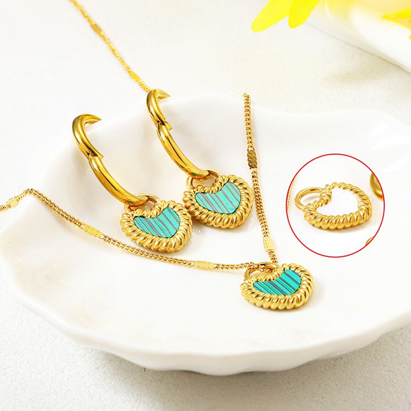 Conjunto De Collar Y Pendientes De Corazón De Acero Inoxidable