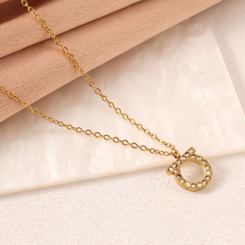 Conjunto De Pulsera Collar Y Pendientes Con Letras De Diamantes De Acero De Titanio