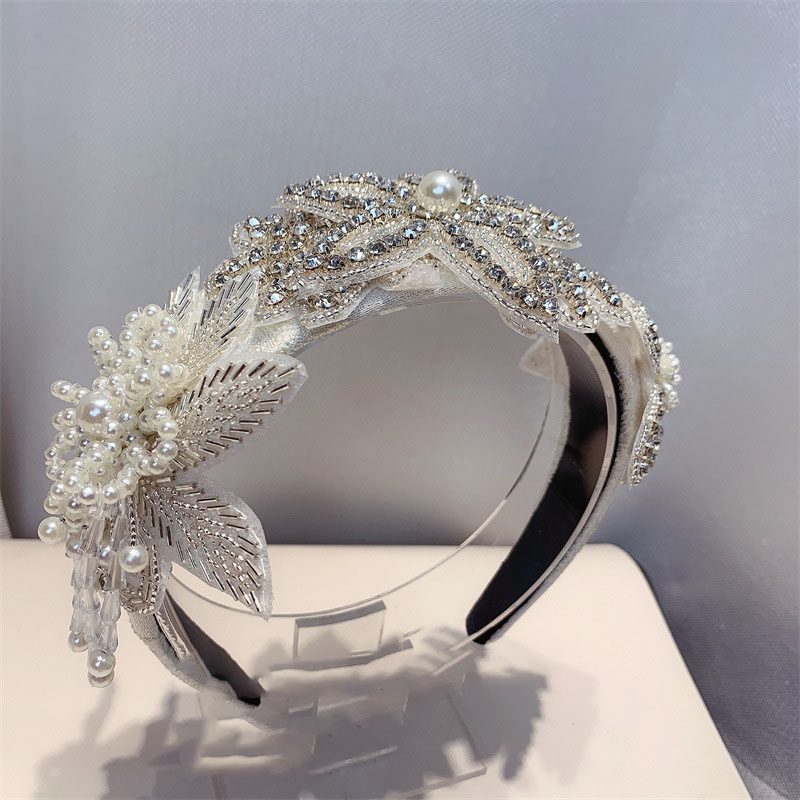 Diadema De Ala Ancha Con Flores Trenzadas Y Perlas De Estrás