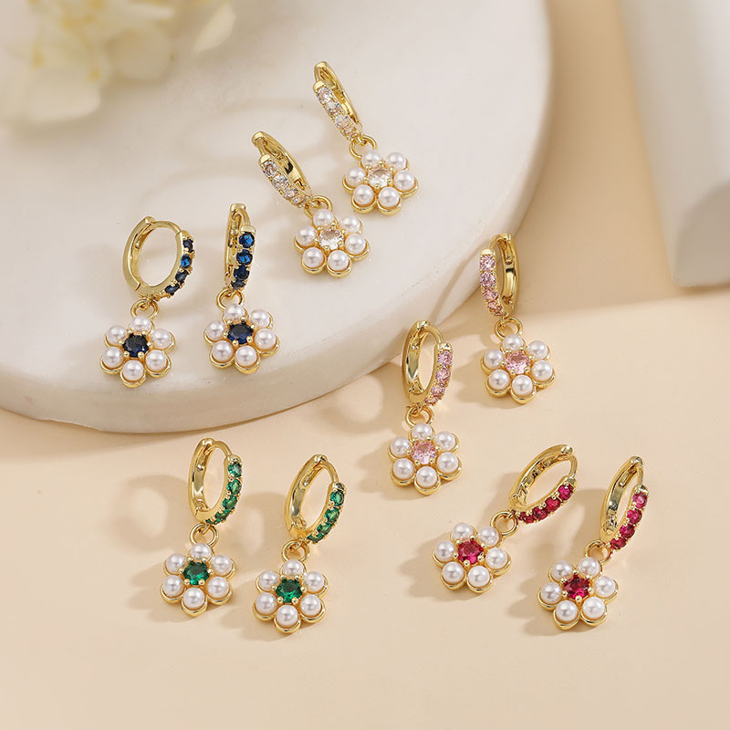 Pendientes De Aro Con Flor De Perla Y Diamante De Cobre