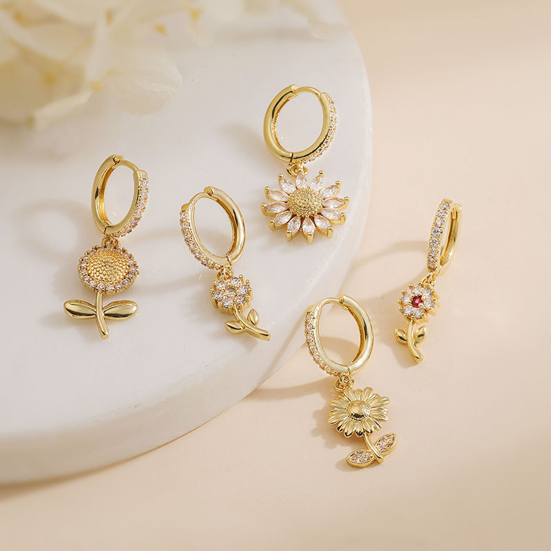 Pendientes De Aro Con Flor De Diamante De Cobre