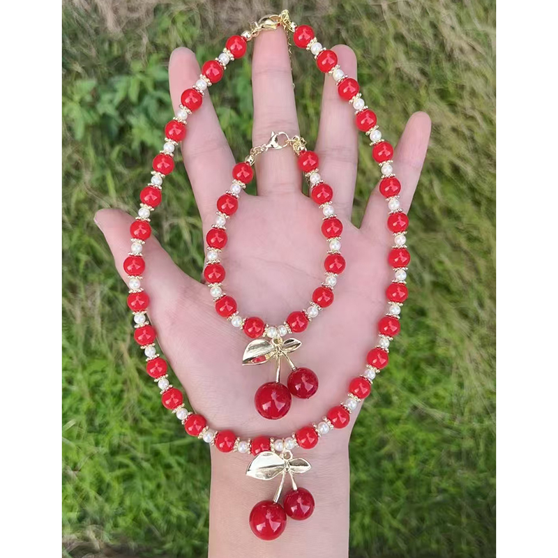 Pulsera De Cerezas Con Cuentas De Cobre Bañadas En Oro