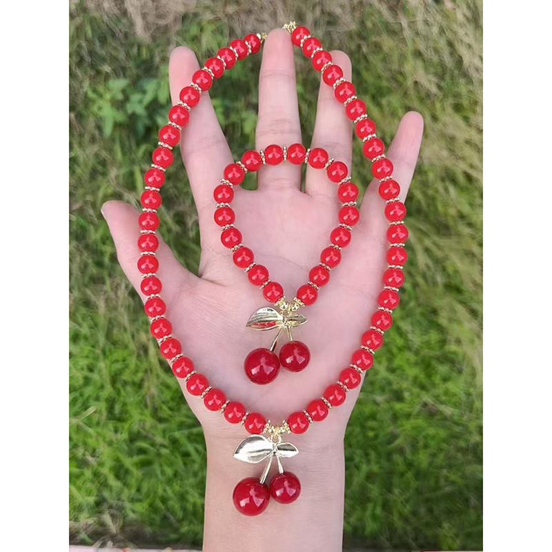 Pulsera De Cerezas Con Cuentas De Cobre Bañadas En Oro
