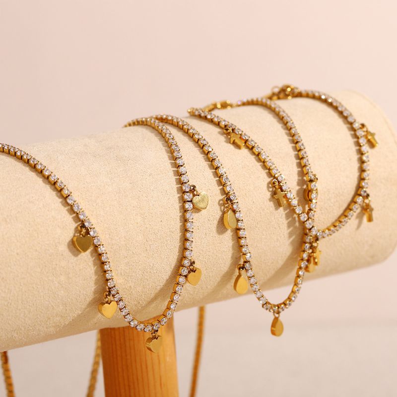 Collar De Acero Inoxidable Con Forma De Lágrima Y Cruz De Diamantes