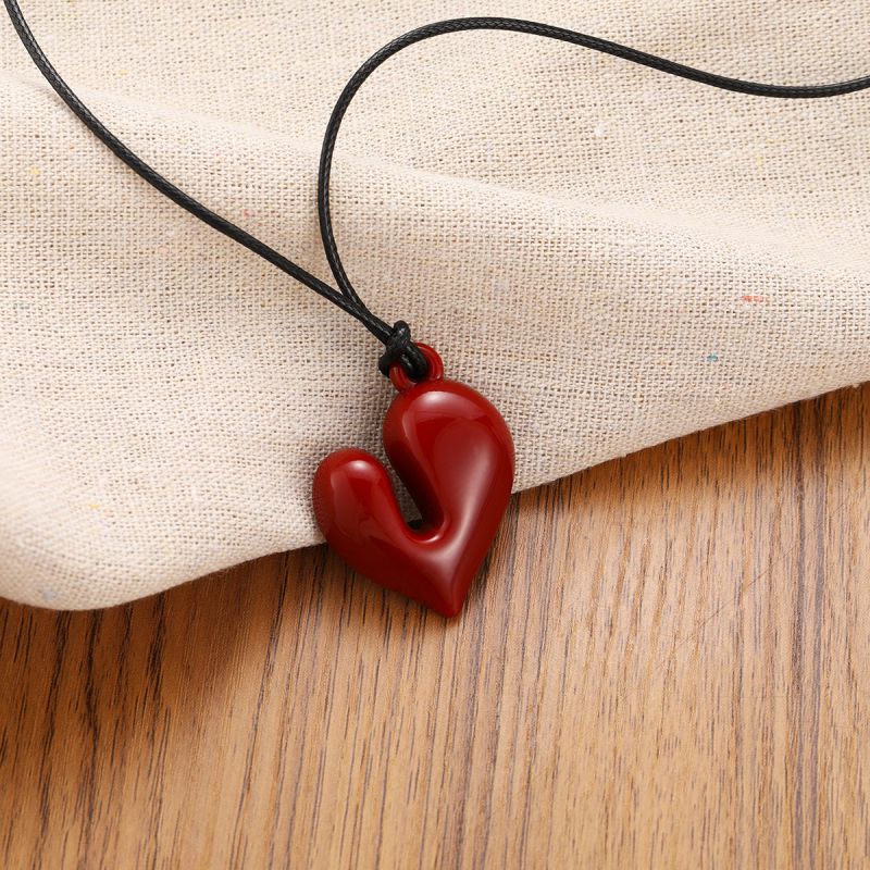 Collar De Corazón De Resina