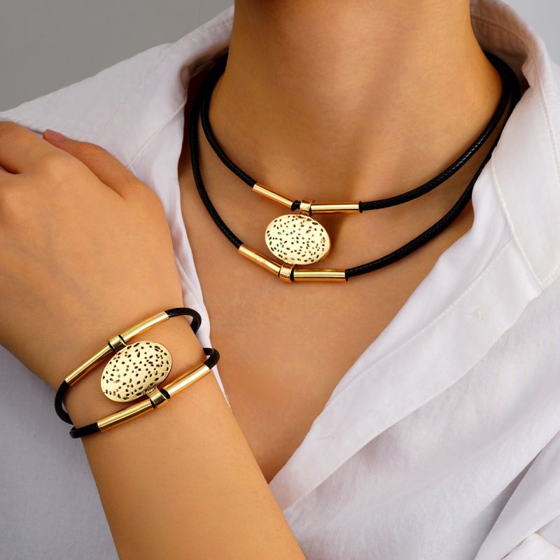 Conjunto De Collar Y Pulsera De Tubo Curvo De Metal De Doble Capa