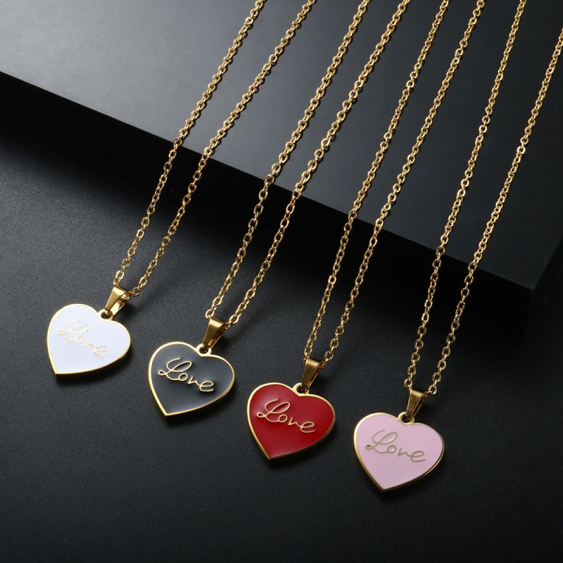 Collar Con Letra De Corazón De Acero De Titanio