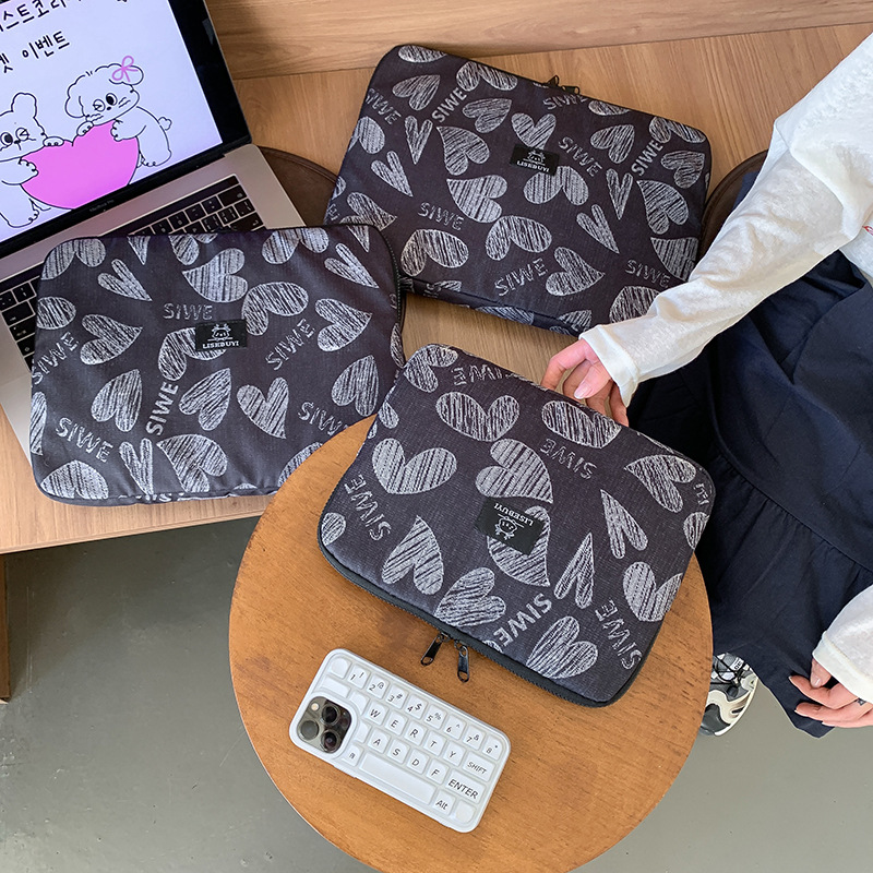 Black Heart Nylon Printed Computer Storage Bag