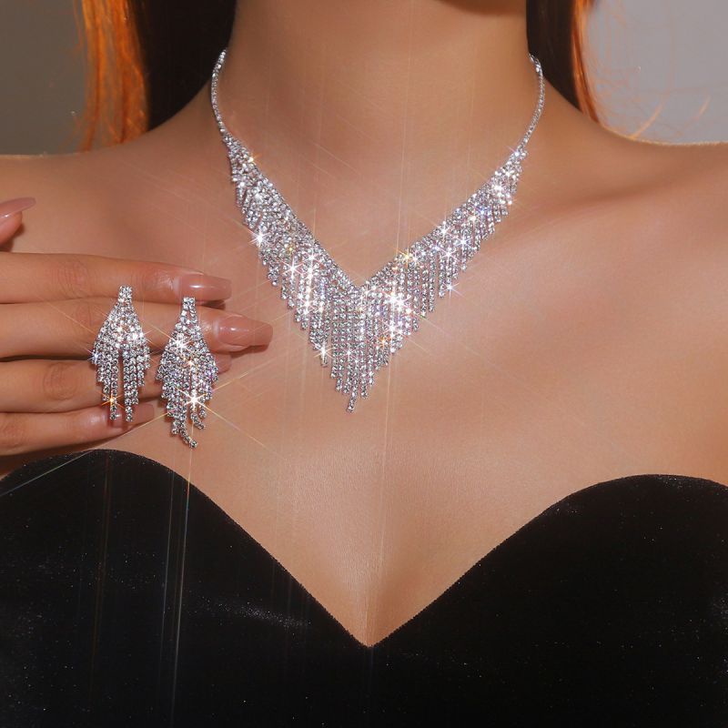 Conjunto De Collar Y Pendientes Con Cadena De Garra De Diamante De Metal