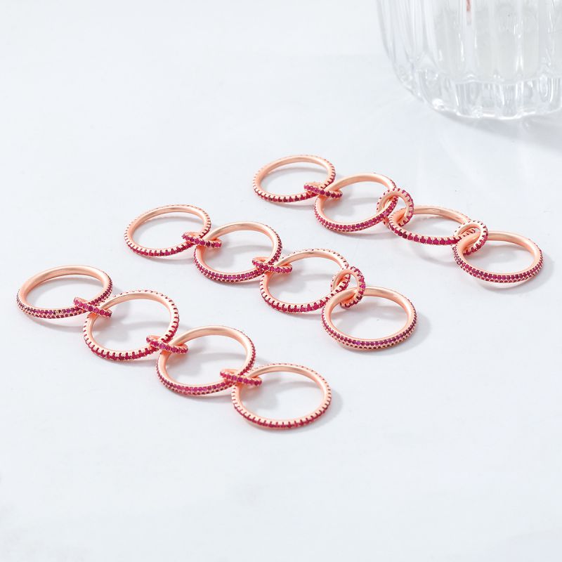 Anillo De Metal Con Diamantes Redondos