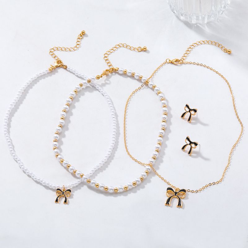 Collar Con Capas De Lazo Y Cuentas De Perlas
