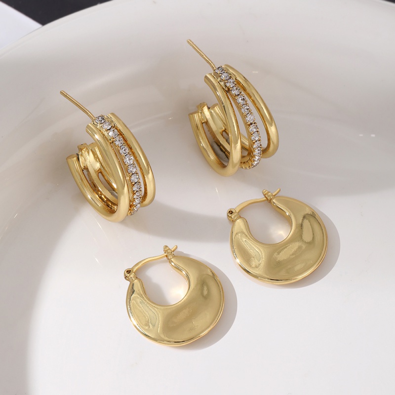 Pendientes De Cobre En Forma De C Con Circonitas