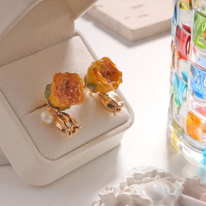 Pendientes De Flores Secas Con Gotas De Aceite