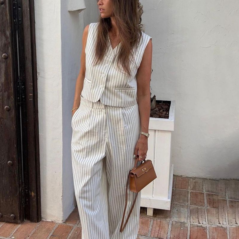 Traje De Chaleco Y Pantalón A Rayas