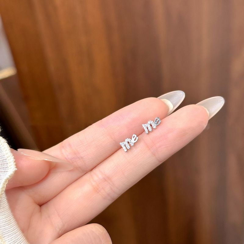 Pendientes De Plata Con Letras De Diamantes
