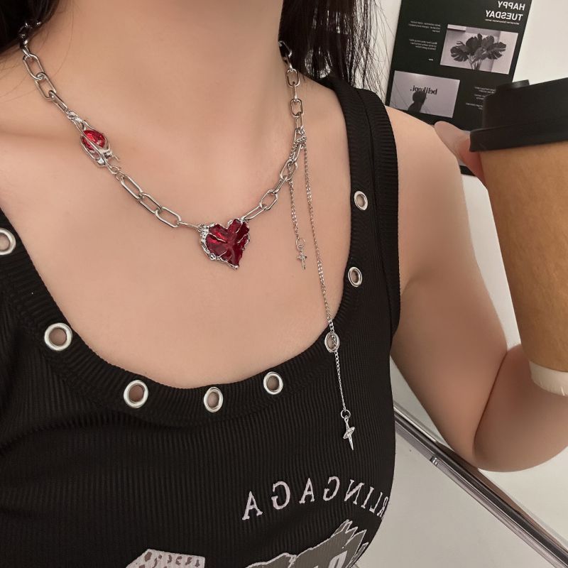 Collar Con Borlas De Corazón
