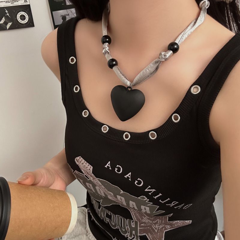 Collar De Tela Con Forma De Corazón