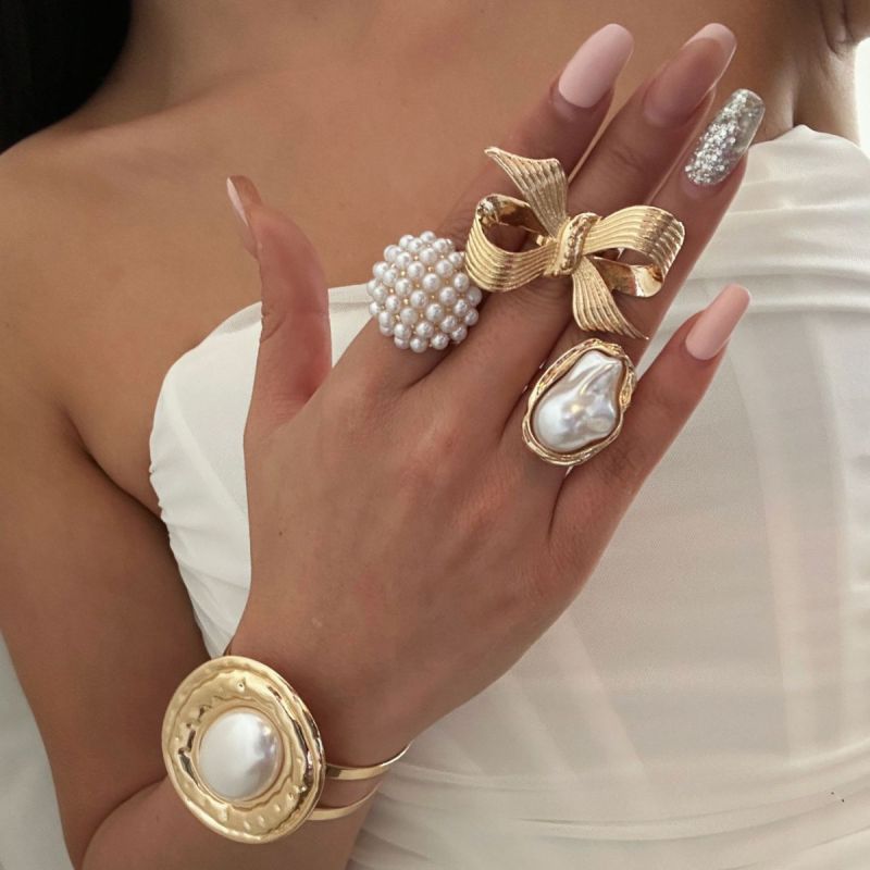 Gold Suit Alloy Pearl Bow Irregular Ring Set