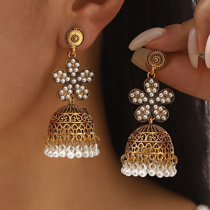 Round Diamond White K Alloy Flower Pearl Round Geometric Bell Earrings