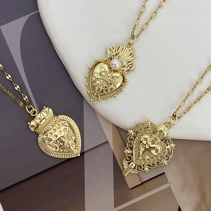 Gold 3 Titanium Steel Irregular Heart Necklace