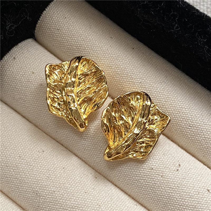 Pendientes De Hojas Con Textura Irregular