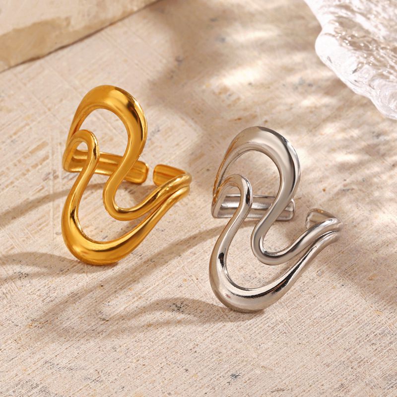 Anillo De Acero Inoxidable Bañado En Oro