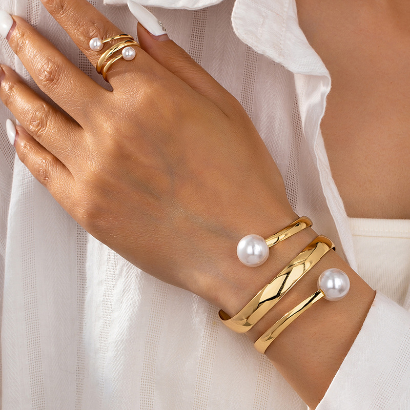 Pulsera Abierta De Perlas De Línea Irregular